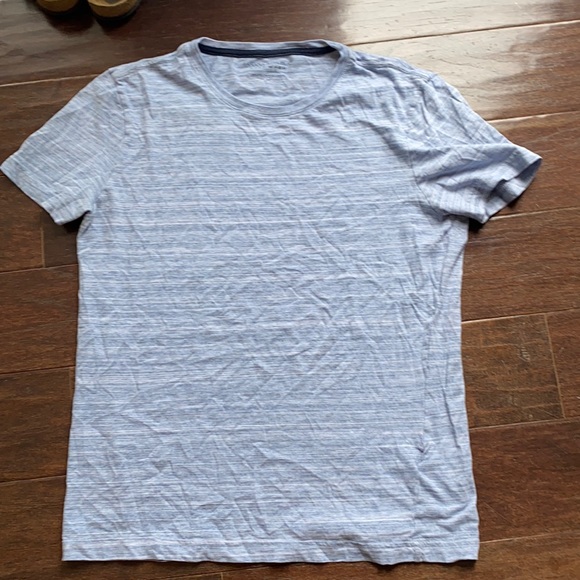 Banana republic tshirt